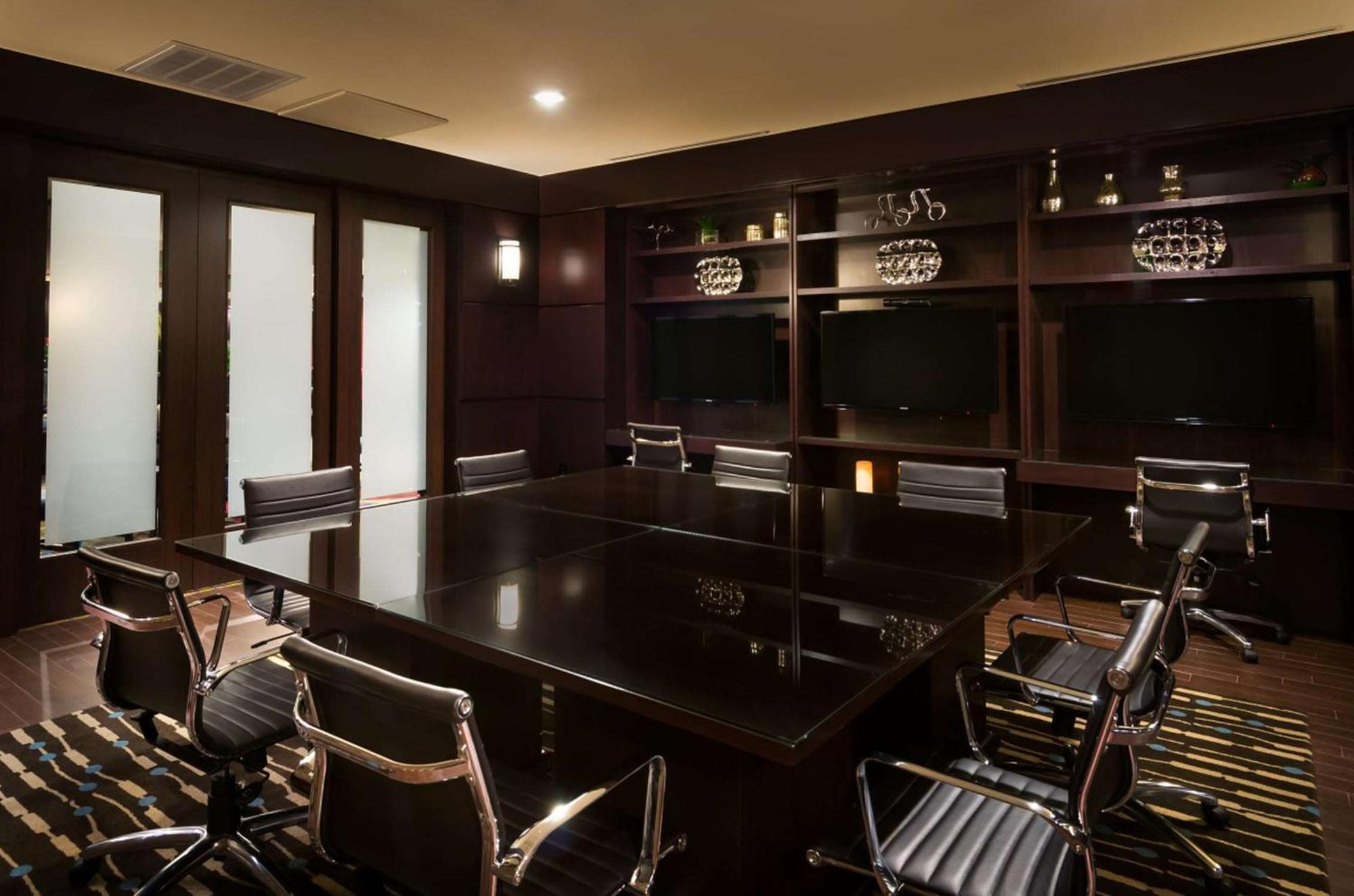 Hotel Hilton Garden Nw America Plaza 3*