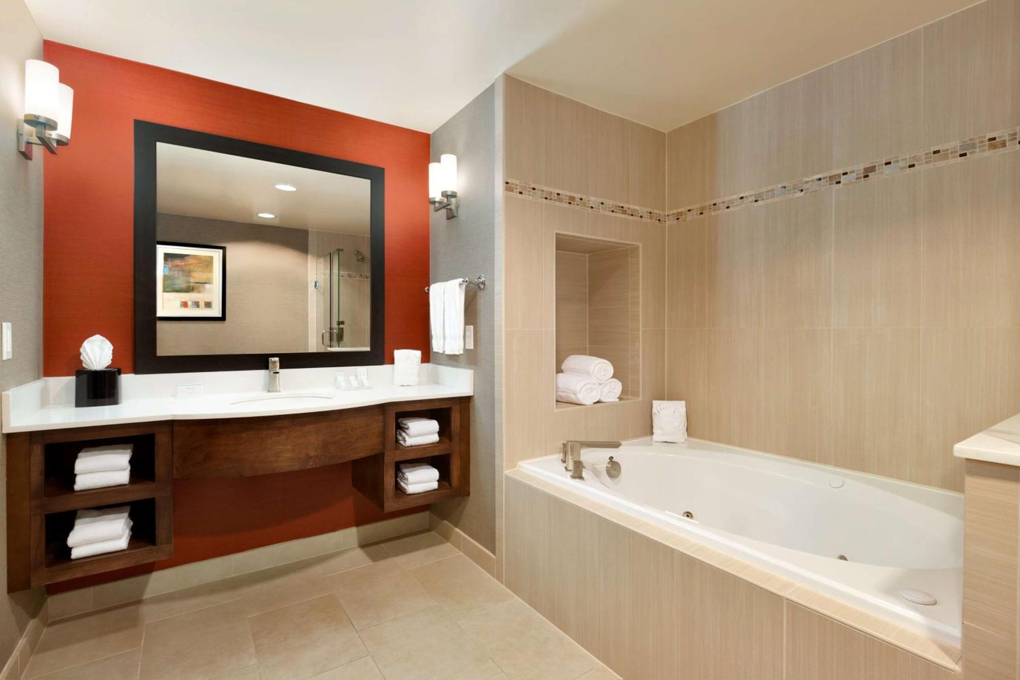 Hilton Garden Nw America Plaza 3*