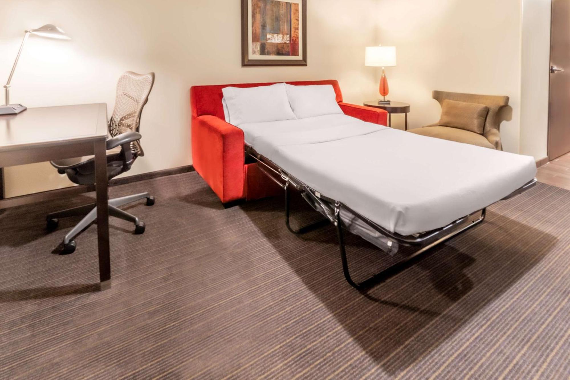 Hilton Garden Nw America Plaza Hotel