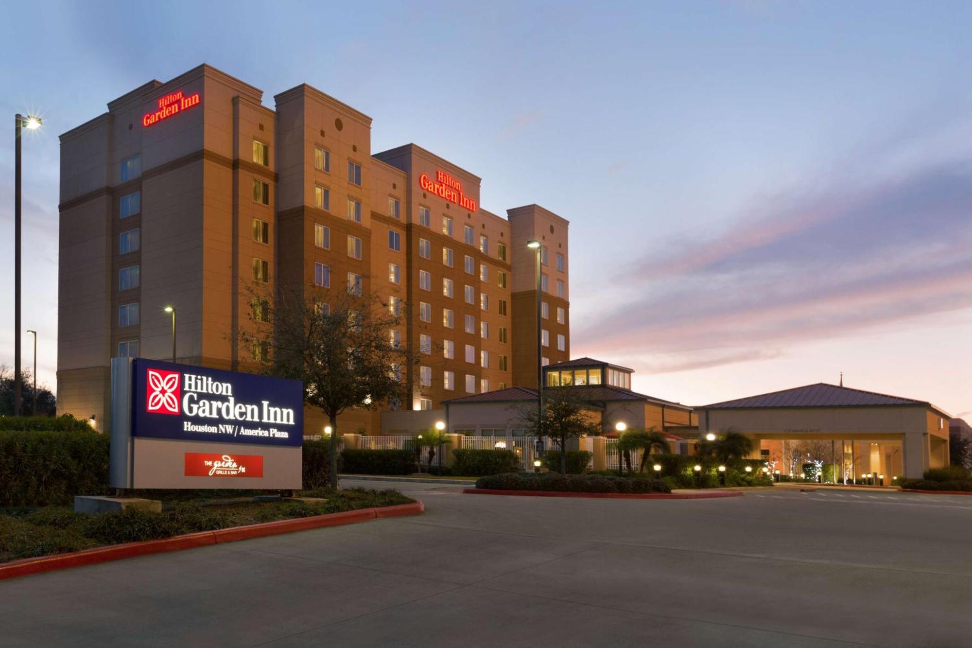Hilton Garden Nw America Plaza Hotel 3*
