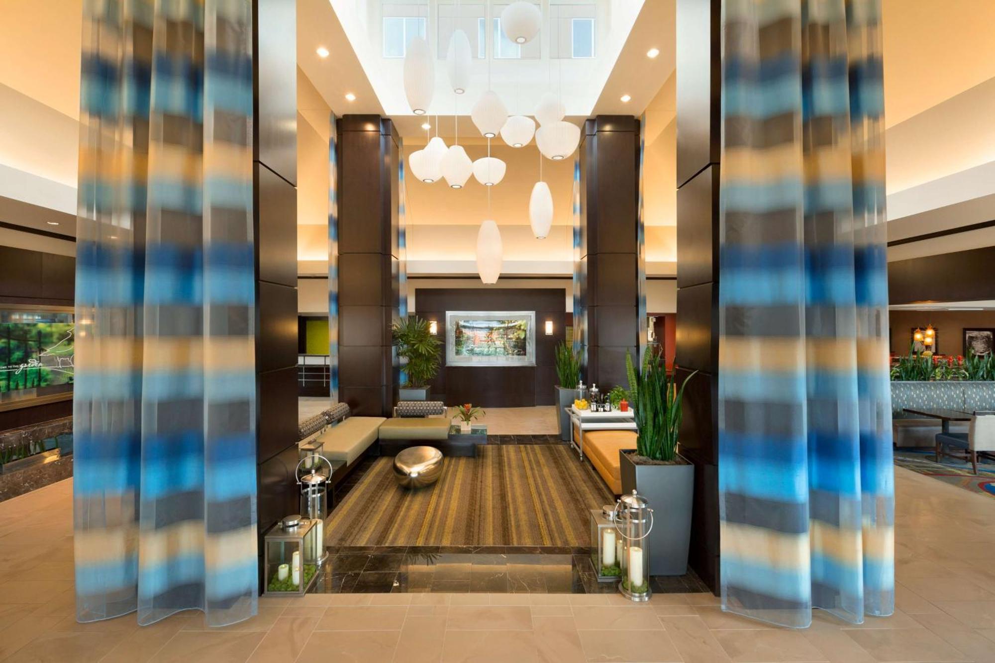 Hilton Garden Nw America Plaza